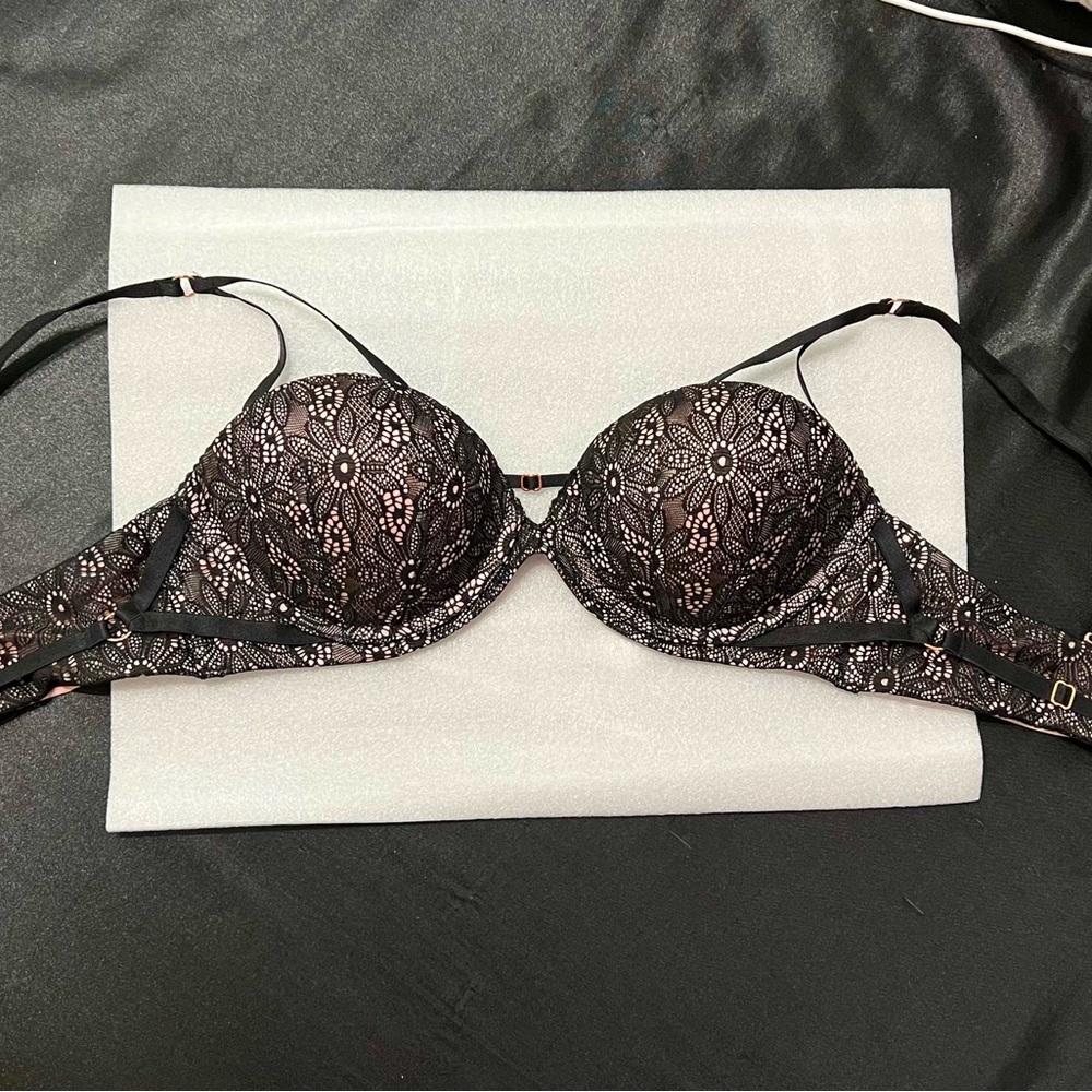 Victoria's Secret Very Sexy Multi-Way Floral Lace Push-Up Bra 34C